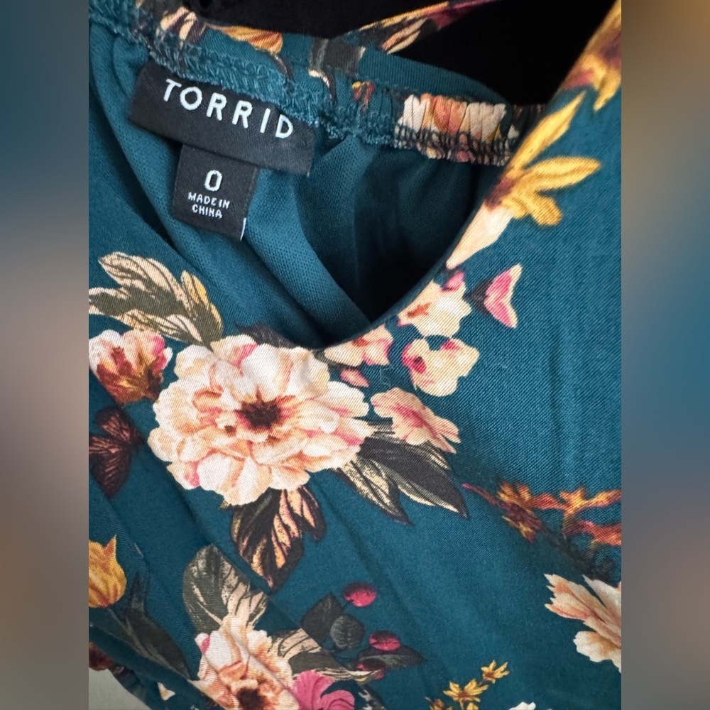 TORRID - Mini Wash Challis Flutter Sleeve Lace Back Dress - Picture 11 of 11